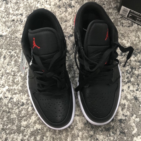 jordan 1 low se brushstroke
